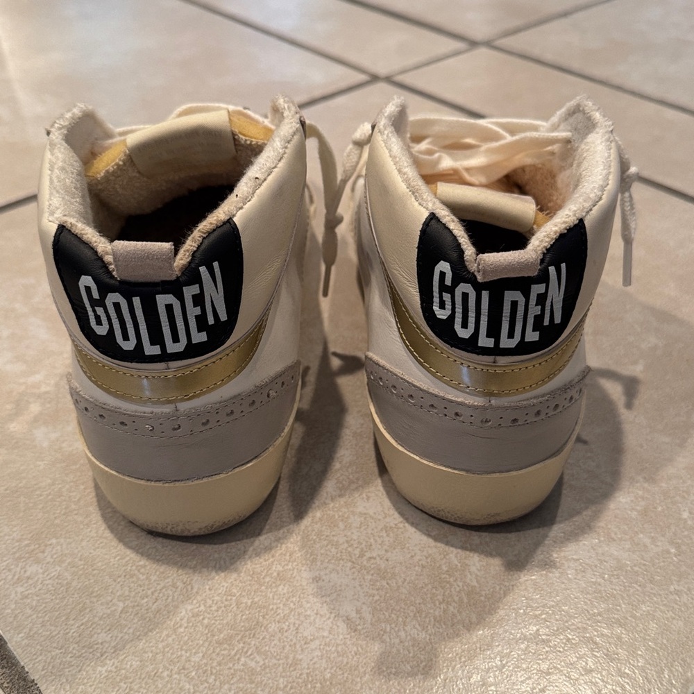 Golden Goose Off-White mid-Rise Sneakers with Star. Like NEW!! - Picture 6 of 6